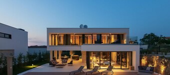 Cozy home in Rovinjsko Selo with sauna