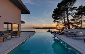 A heated pool - Beautiful home in Bast with sauna (Bast)