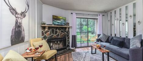 Condo (1 Bedroom) | Front of property