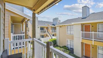 Condo (1 Bedroom) | Property amenity