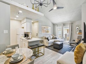 コンドミニアム (1 Bedroom) | 施設の正面