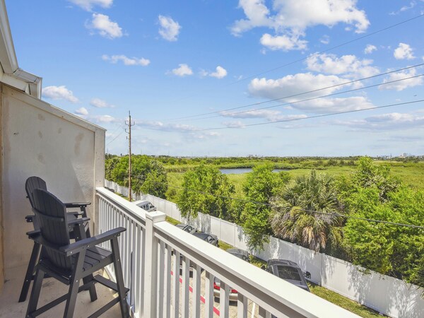 Bougie Beach Bungalow By Ryson Vacation Rentals - Sunny Beach, TX