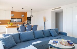 Fernseher, Stereoanlage