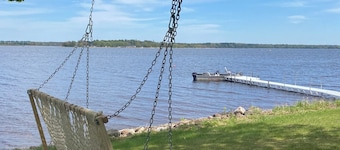 Hideaway on Little Bay - close to boat launch, beach, restaurants and more