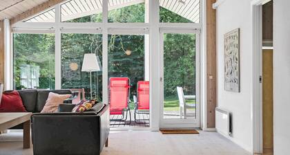 Summer house in beautiful nature in Brunshuse