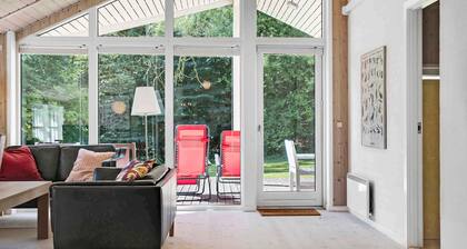 Summer house in beautiful nature in Brunshuse