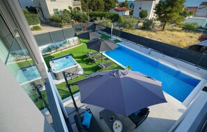 A heated pool - Luxurious home in Sibenik-Brodarica (Sibenik-Brodarica)