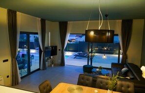TV, ping pong - Luxurious home in Sibenik-Brodarica (Sibenik-Brodarica)