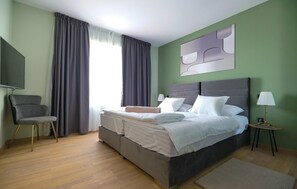 4 bedrooms, travel cot, free WiFi, bed sheets - Luxurious home in Sibenik-Brodarica (Sibenik-Brodarica)