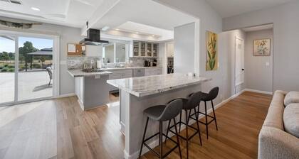 Newly remodeled 4-bedroom, 3-bathroom home with jacuzzi close to downtown Paso