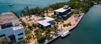 Oceanfront 5 Bedroom Private Island Villa w/ Pool