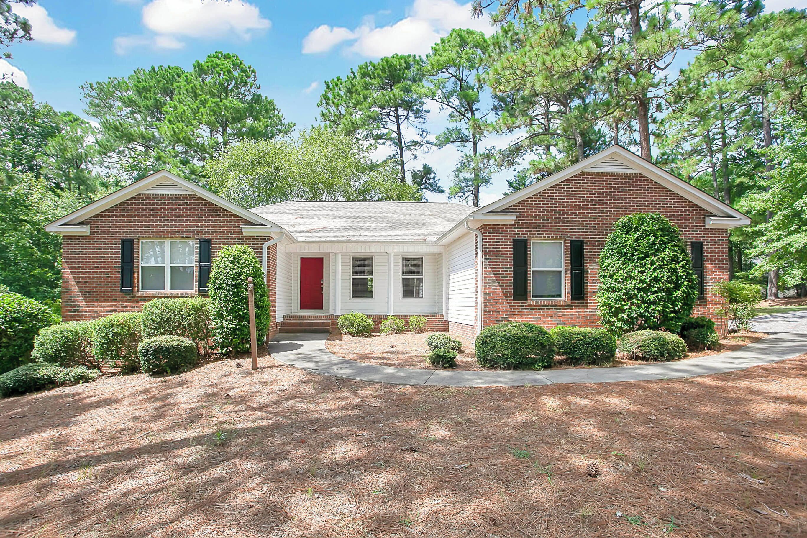 Minutes away from Moore Regional Hospital, Pinehurst #2, and Pinehurst Resort.