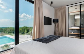 4 Schlafzimmer, Reisekinderbett, kostenloses WLAN, Bettwäsche