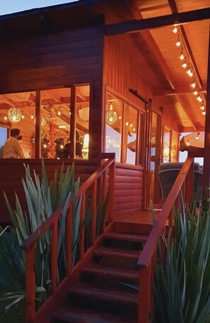 Frühstück und Abendessen, Blick auf den Pool