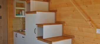 Guest House "Mobile Tinyhouse 2 By Wolfsberger" with Mountain View, Shared Garden & Wi-Fi