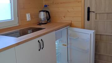 Réfrigérateur, plaque de cuisson, cafetiÚre/bouilloire