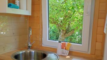 Réfrigérateur, plaque de cuisson, cafetiÚre/bouilloire