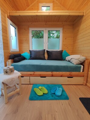 Interior - Guest House "Mobile Tinyhouse 2 By Wolfsberger" with Mountain View, Shared Garden & Wi-Fi (Mayrhof)