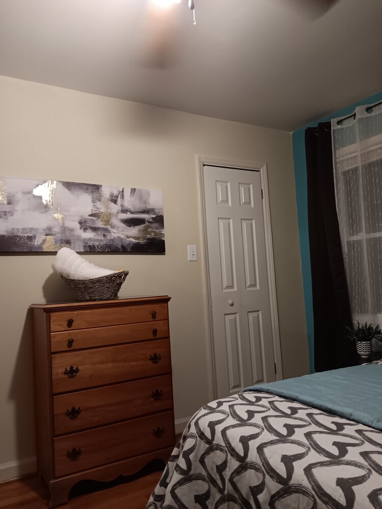 Cozy vacation house minutes from Uptown Charlotte and Noda. Charlotte Vrbo