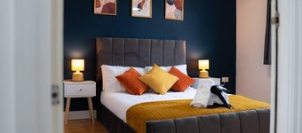 Stunning 6-Bed House in Milton Keynes