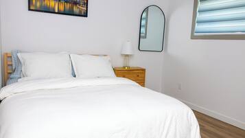 2 bedrooms, iron/ironing board, WiFi, bed sheets