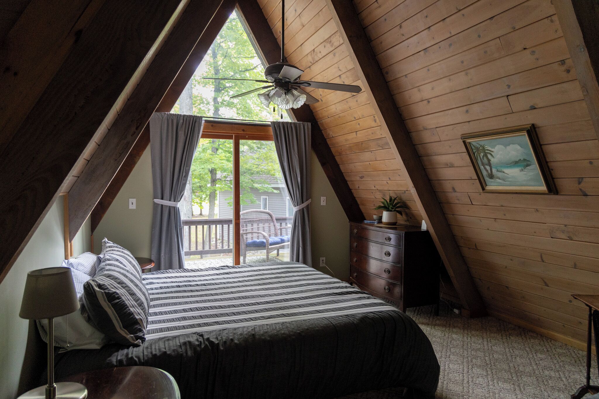 5 bedrooms, desk, travel crib, free WiFi