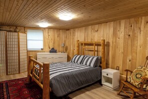5 soverom, skrivebord, reiseseng for barn og wi-fi (inkludert)
