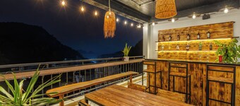 Cat Ba Xanh Spring Garden Hotel