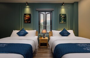 Junior Studio Suite, 2 Bedrooms, Non Smoking, Beach View | Desk, laptop workspace, soundproofing, free WiFi