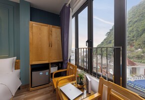 Premier Quadruple Room, 2 Queen Beds, Non Smoking, Sea View | Desk, laptop workspace, soundproofing, free WiFi