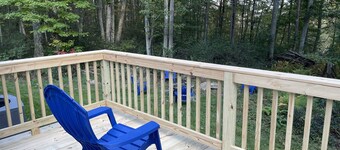 Secluded mountain home on over 10 wooded acres, modern, WiFi and pet friendly!