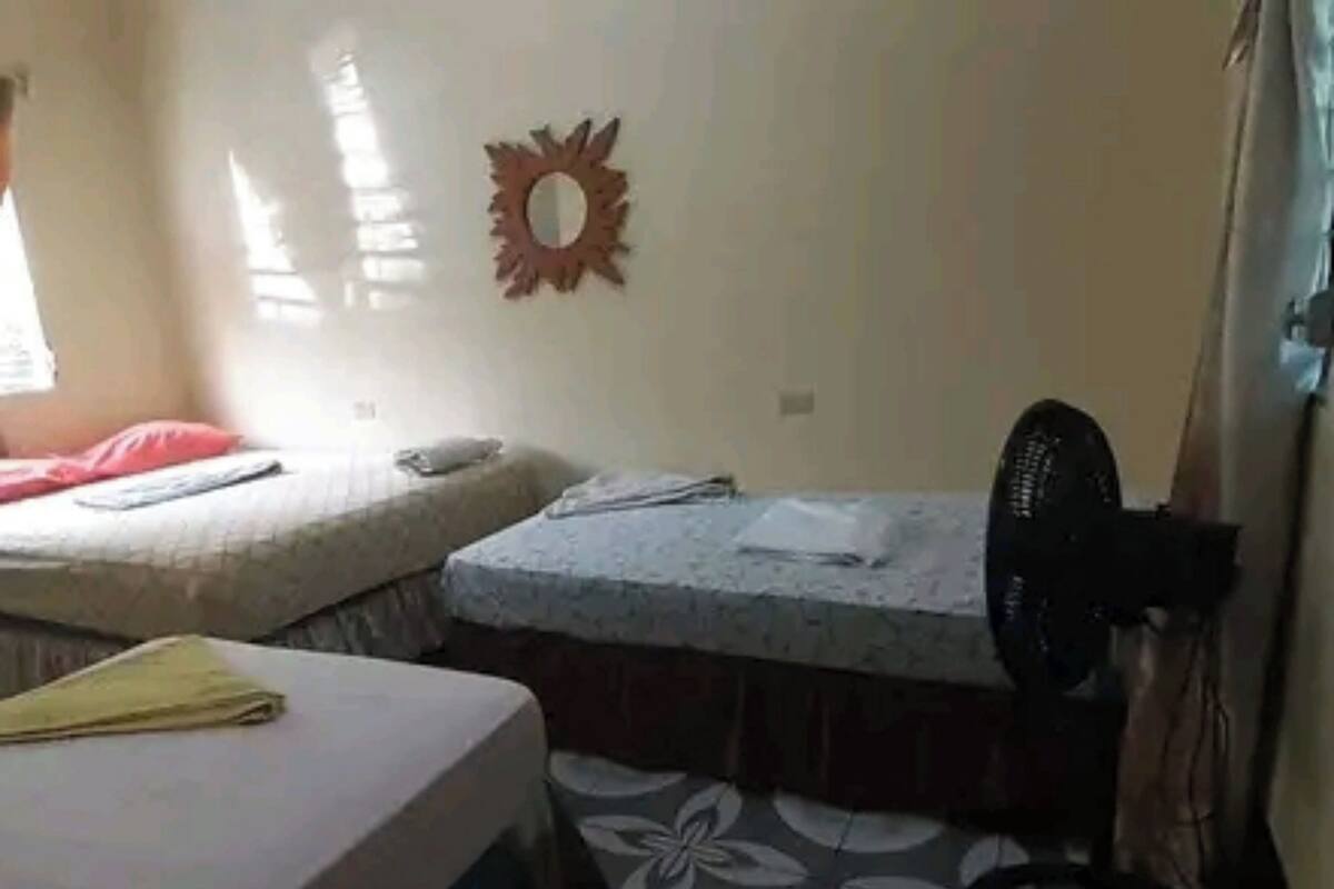 ألحفة محشوة بالريش وأسرّة سليكت كومفورت ومساحة عمل للكمبيوتر المحمول