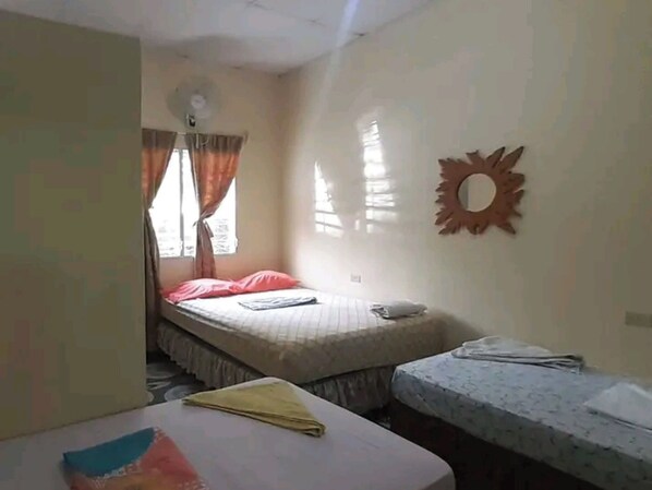 Standard Double Room | Down comforters, Select Comfort beds, laptop workspace, WiFi (free) - Hostel Coco's (Moyagalpa)