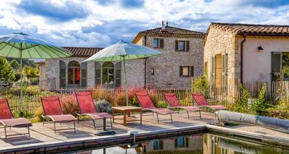 Großzügiges Ferienhaus mit 25-m-Pool & Spa, Bergblick, 20 Min. von Montpellier entfernt