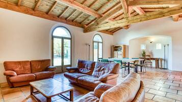 TV, DVD player, stereo