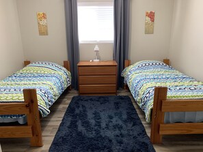 3 bedrooms, desk, iron/ironing board, free WiFi - Home in Charming town of Willcox, Wine Capital of Arizona.   (Willcox)