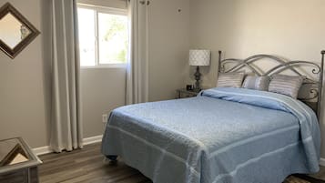 3 bedrooms, desk, iron/ironing board, free WiFi