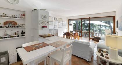 Appartement de vacances "Belvedere Su Bergeggi In Villa" avec vue sur la mer, piscine et terrasse