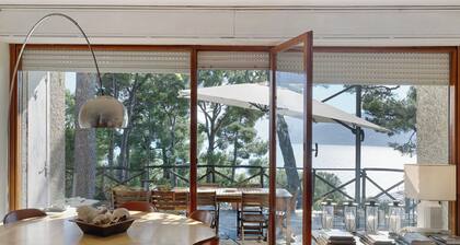 Holiday Apartment "Belvedere Su Bergeggi In Villa" with Sea View, Shared Pool & Private Terrace