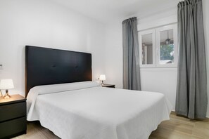 4 Schlafzimmer, Bügeleisen/Bügelbrett, kostenloses WLAN, Bettwäsche