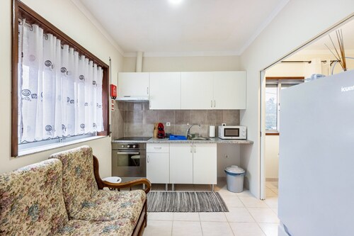 Holiday Home 'T1 Perto Do Porto' with Mountain View, Private Terrace and Wi-Fi