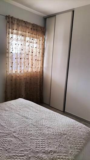 3 habitaciones, tabla de planchar con plancha y wifi gratis