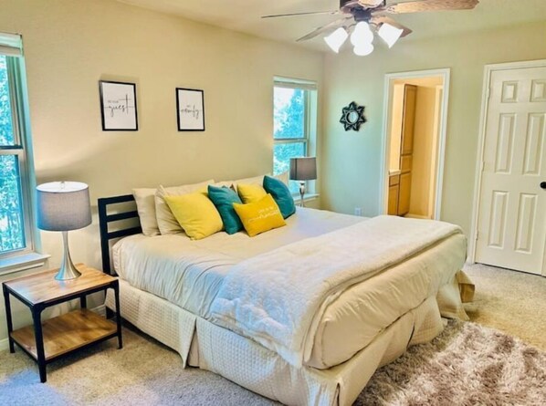 3 bedrooms, iron/ironing board, WiFi, bed sheets