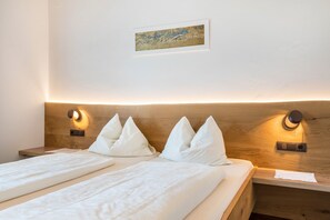 1 slaapkamer, een strijkplank/strijkijzer, gratis wifi, beddengoed