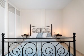 1 bedroom, iron/ironing board, free WiFi, bed sheets