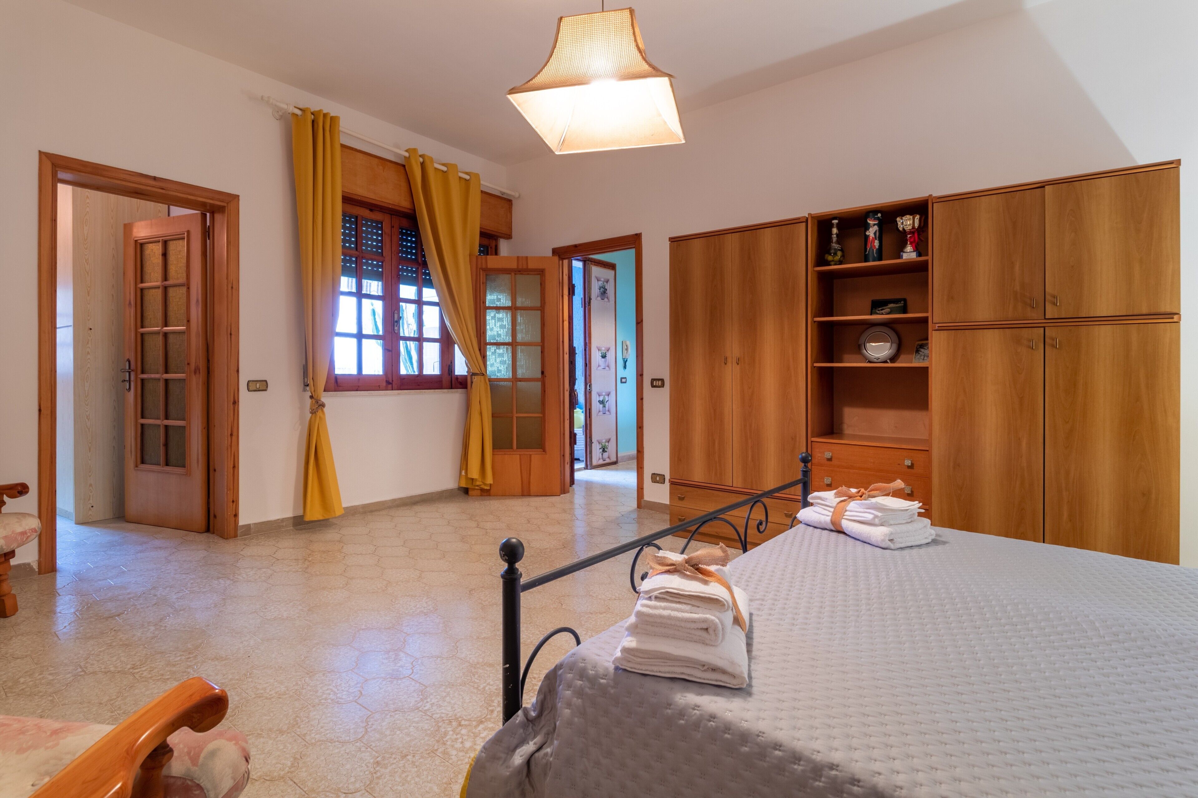 3 habitaciones, tabla de planchar con plancha y wifi gratis 