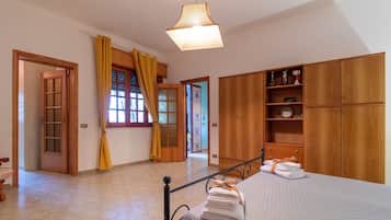 3 habitaciones, tabla de planchar con plancha y wifi gratis