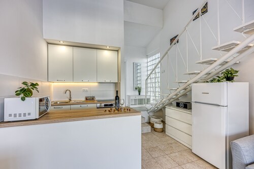 Valdarke Seaside Apt /w Sea View Terrace, Mali Lošinj, Croatia