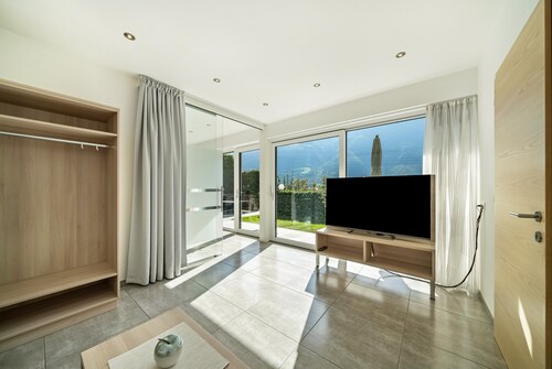 Apartment "Weinreichhof Marie & Max" with Mountain View, Private Terrace & Wi-Fi