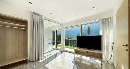 Ferienwohnung "Weinreichhof Marie & Max" mit Bergblick, privater Terrasse und WLAN